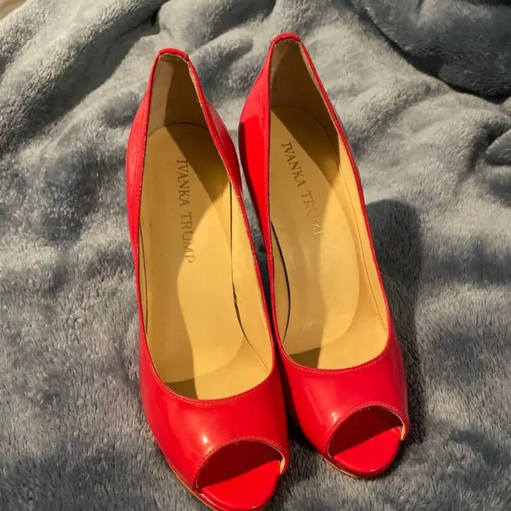 High Heels - Picture 3 of 3